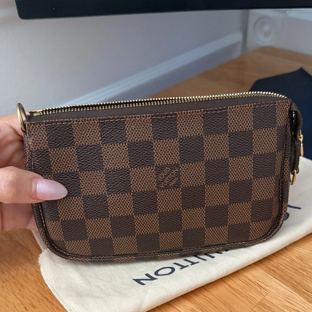 Louis Vuitton Damier bucket pochette Pouch - Picture 4 of 10